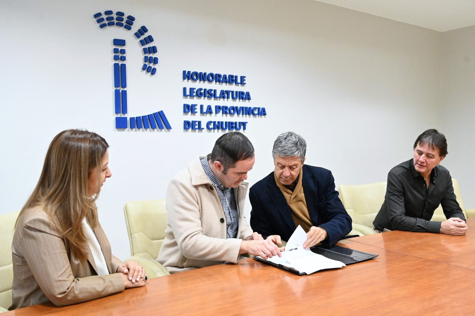 📰 CONVENIO DE COLABORACIÓN ENTRE LA ASOCIACIÓN DE DERECHO ADMINISTRATIVO DE CHUBUT Y LA HONORABLE LEGISLATURA PROVINCIAL
